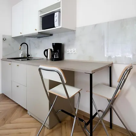 Cozy Pawlowa 아파트 *